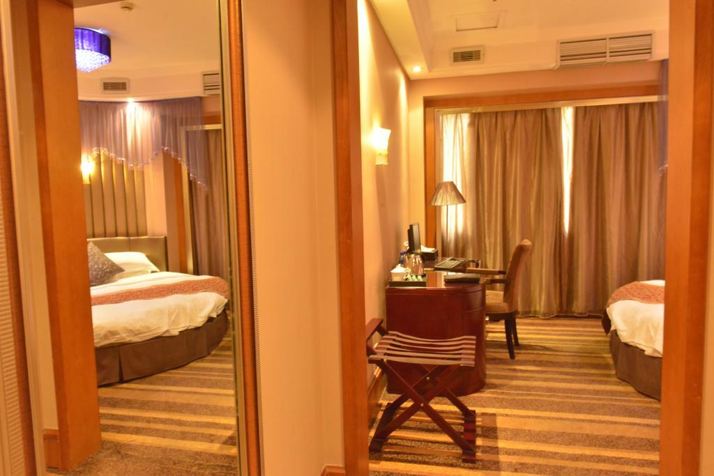 Sprot-Life Garden Hotel Wuhan Buitenkant foto